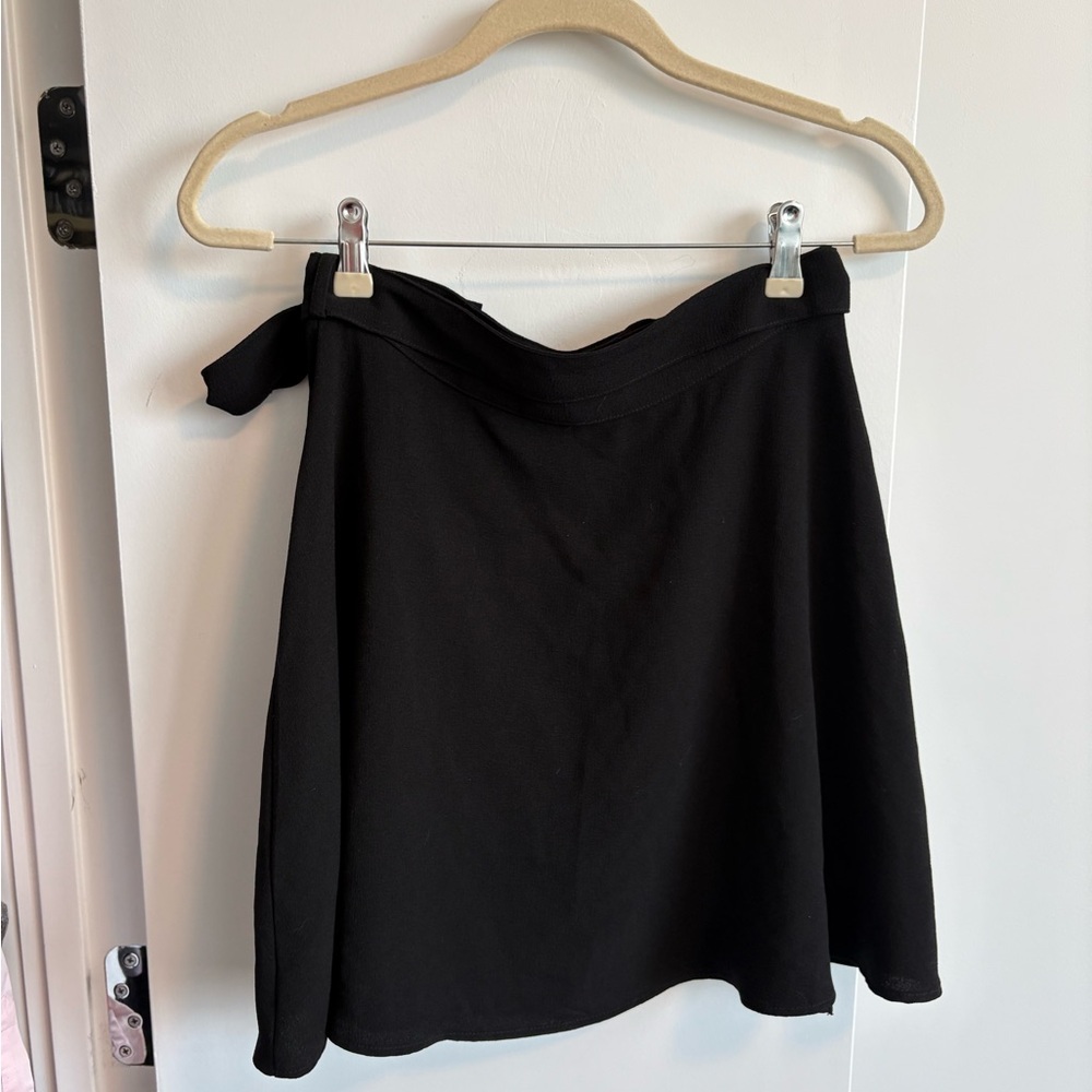 NWOT American Apparel Black Crepe A-Line Wrap Skirt - Size M/L - Picture 2 of 3